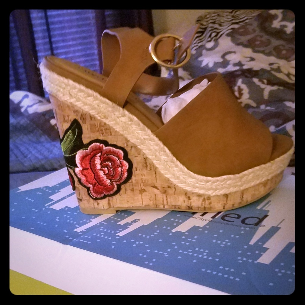 Tan Wedge heels